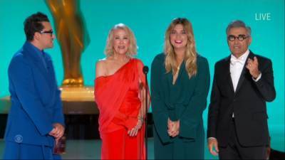 'Schitt's Creek' Cast Bring the Laughs to the 73rd Emmys While Handing Out Comedy Awards - www.etonline.com - county Levy - county Creek