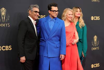 ‘Schitt’s Creek’ Cast Fabulously Reunites At 2021 Emmys After Last Year’s Historic Wins - etcanada.com - Los Angeles - county Levy