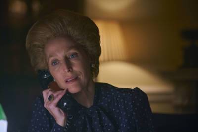 ‘The Crown’s Gillian Anderson Wins Emmy For Outstanding Supporting Actress In A Drama Series, Dedicates Speech To Longtime Manager Connie Freiberg - deadline.com