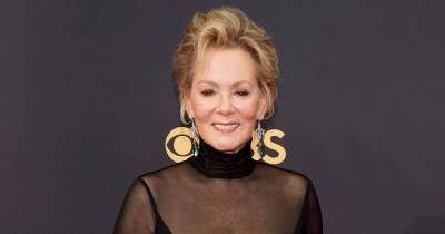 Jean Smart Honors Late Husband After Winning for Outstanding Lead Actress in a Comedy Series at the 2021 Emmys - www.usmagazine.com