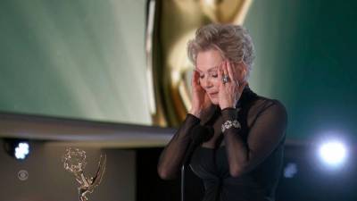 Emmys: Jean Smart pays tribute to late husband in speech - abcnews.go.com
