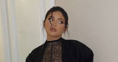 Kylie Jenner shares new baby bump snap as she says her 'belly is getting big' - www.ok.co.uk