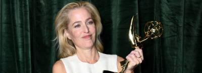 Gillian Anderson's Answer to This Question at Emmys 2021 Goes Viral - www.justjared.com