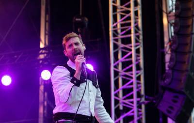 Kaiser Chiefs’ Ricky Wilson angers anti-vaxxers with onstage comments - www.nme.com - county Isle Of Wight
