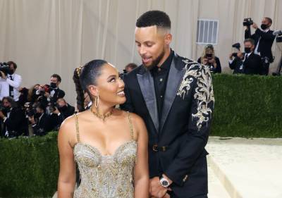 Steph And Ayesha Curry Renew Their Vows In Surprise Ceremony Officiated By 9-Year-Old Daughter Riley - etcanada.com