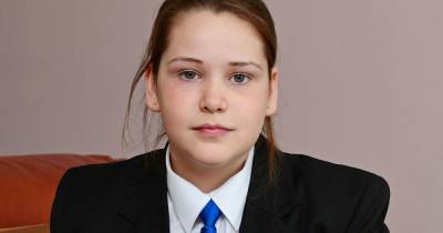 Schoolgirl pulled from class over sentimental stud earrings she's worn for nine years - www.dailyrecord.co.uk - India