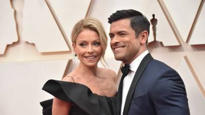 Kelly Ripa and Mark Consuelos Said They Solve Almost All Marriage Problems With ‘Sexy Time’ - www.glamour.com