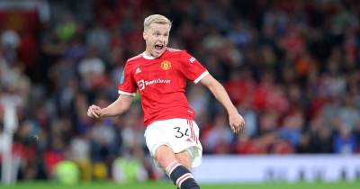 Donny van de Beek criticised for his role in Manchester United's defeat to West Ham - www.manchestereveningnews.co.uk - Manchester