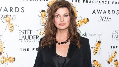 Linda Evangelista Gets Support From Fellow Models After She Says She's Been 'Brutally Disfigured' by Procedure - www.etonline.com