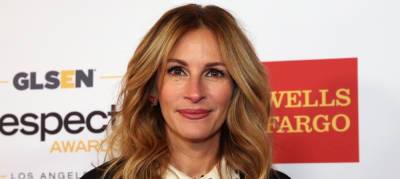 Julia Roberts Is Mourning the Death of 'Notting Hill' Director Roger Mitchell - www.justjared.com - USA