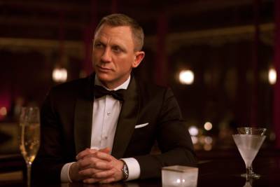 Daniel Craig Admits He Now Regrets Infamous Quote That He’d Rather ‘Slash My Wrists’ Than Play Bond Again - etcanada.com