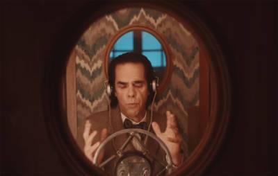 See Nick Cave as H.G. Wells in trailer for ‘The Electrical Life of Louis Wain’ - www.nme.com - Britain - county Wells