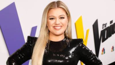 Kelly Clarkson cancels an ex in new Christmas tune 'Christmas Isn’t Canceled (Just You)' - www.foxnews.com