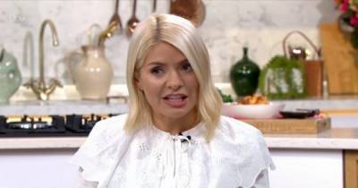 Holly Willoughby shows off natural beauty as she gets stuck into personal project - www.manchestereveningnews.co.uk