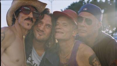 Red Hot Chili Peppers Announce 2022 Stadium Tour Via Goofy Fake-News Video - variety.com - USA - Chad