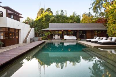 Matt Damon’s Home Sells After Taking $3 Million Price Cut - etcanada.com - Los Angeles