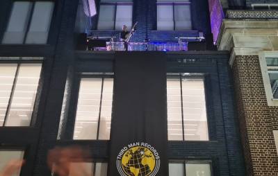Jack White - Watch Jack White play surprise London rooftop set to celebrate opening of Third Man Records - nme.com - USA - Nashville - Tennessee - Michigan - city Detroit, state Michigan