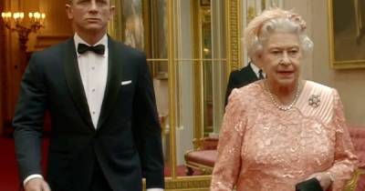 Daniel Craig praises Queen's acting skills during 007 skit at 2012 Olympics - www.ok.co.uk - Britain