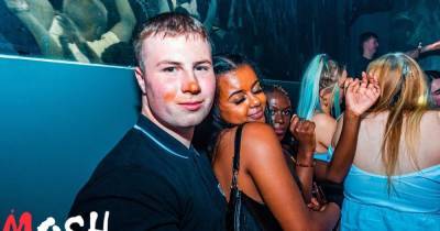 Nightclub photo goes viral after people spot fake-tan marks on 'lucky' lad's face - www.dailyrecord.co.uk