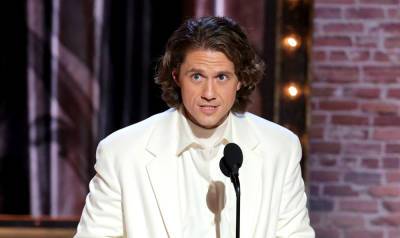 Aaron Tveit Officially Wins Tony Award After Being Sole Nominee, Tears Up During Touching Speech - www.justjared.com - New York