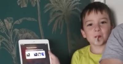 Scots mum in stitches after Siri blunder gives son x-rated response when he asks for pictures of Tesco - www.dailyrecord.co.uk - Scotland
