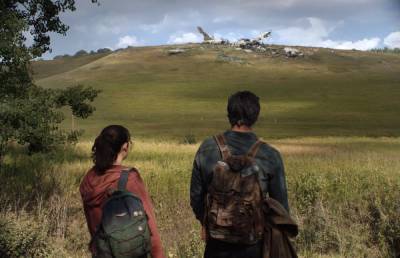 ‘The Last Of Us’ First Look Image: Pedro Pascal & Bella Ramsey Star In The Highly Anticipated HBO Series - theplaylist.net