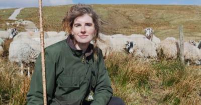 Our Yorkshire Farm's Amanda Owen defends her kids' farm upbringing against troll - www.ok.co.uk