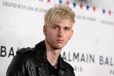 Machine Gun Kelly Denies Reports Of Being Heavily Booed At Music Festival - etcanada.com - Chicago - Kentucky