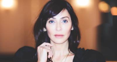 Natalie Imbruglia's Official Top 10 biggest songs - www.officialcharts.com - Scotland - county Clarke