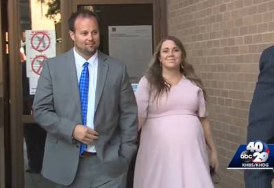Josh Duggar's Wife Stands By Him & Smiles At Courthouse -- After Major Loss In Child Porn Trial! - perezhilton.com - state Arkansas