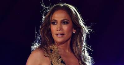 This J. Lo-Approved Detangling Brush Is on Sale for Just $12 at Nordstrom - www.usmagazine.com