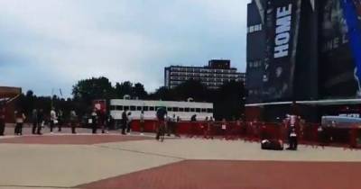 Manchester United fans queue outside of Old Trafford for Cristiano Ronaldo shirt - www.manchestereveningnews.co.uk - Manchester