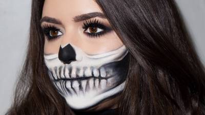 This Half-Skeleton Halloween Makeup Is Scary Good - www.glamour.com