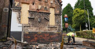 Trafford pub left damaged after crews spend over three hours tackling fire - www.manchestereveningnews.co.uk - Manchester