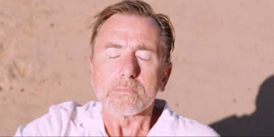 ‘Sundown’: Tim Roth and Charlotte Gainsbourg Play Siblings In Michel Franco’s Tragic Acapulco-Set Drama [Venice Review] - theplaylist.net - Mexico