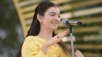 Lorde Drops Out of 2021 MTV VMAs Due to 'Change in Production Elements' - www.etonline.com