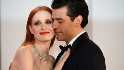 Jessica Chastain Responds to Viral Video of Oscar Isaac Kissing Her Arm - www.etonline.com