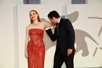 Jessica Chastain Responds After Her And Oscar Isaac’s Romantic Venice Film Festival Appearance Sparks Internet Frenzy - etcanada.com