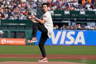 Simu Liu Throws First Pitch And Does A Backflip At MLB Game - etcanada.com - San Francisco