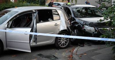 Police cordon off crashed cars after 'men with baseball bats' spotted on street - www.manchestereveningnews.co.uk