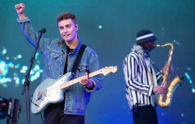 Sam Fender postpones Glasgow shows to get tested for COVID-19 - www.nme.com - Britain