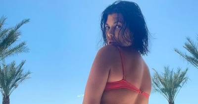 Kourtney Kardashian posts then deletes filter-free swimsuit snaps - www.ok.co.uk