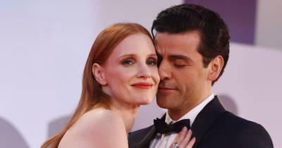 Jessica Chastain's viral red carpet kiss plus every other raunchy red carpet moment - www.ok.co.uk