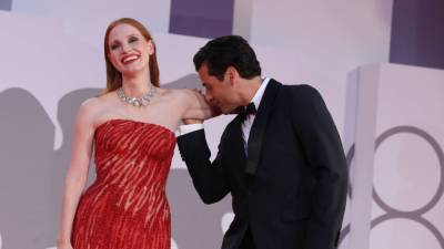 Jessica Chastain Has the Best Response To That Video of Oscar Isaac Kissing Her Arm - www.glamour.com
