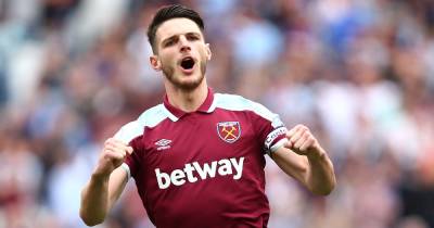 Manchester United 'handed Declan Rice boost' as Chelsea eye alternative and more transfer rumours - www.manchestereveningnews.co.uk - Manchester - Sancho
