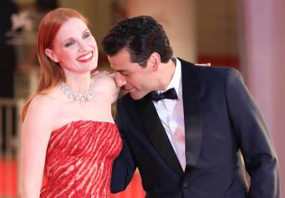 Jessica Chastain Joins In The Meme Fun After That Viral Oscar Isaac Arm-Sniffing Moment - perezhilton.com