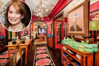 Gloria Vanderbilt’s NYC spread sells in a flash for just over $1M - nypost.com