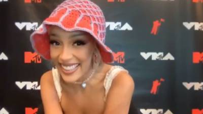 Doja Cat on How Hosting 2021 MTV VMAs Allows Her to Embrace Her Creativity (Exclusive) - www.etonline.com