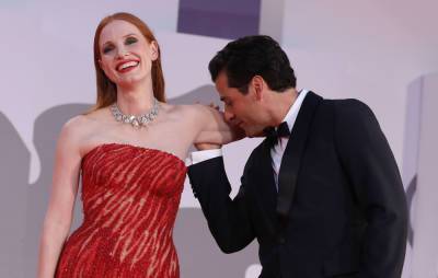 Jessica Chastain responds to viral red carpet moment with Oscar Isaac - www.nme.com