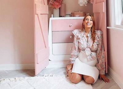 Stacey Solomon hits back at trolls who criticised her ‘hairy’ baby bump - evoke.ie